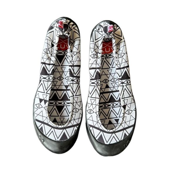Luv Footwear Girls Dream Flats Size 1 NEW in Package, Machine Washable! - Picture 1 of 8